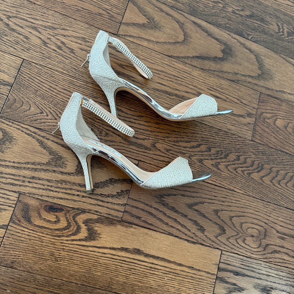 Nina Women's Gold and White Heels